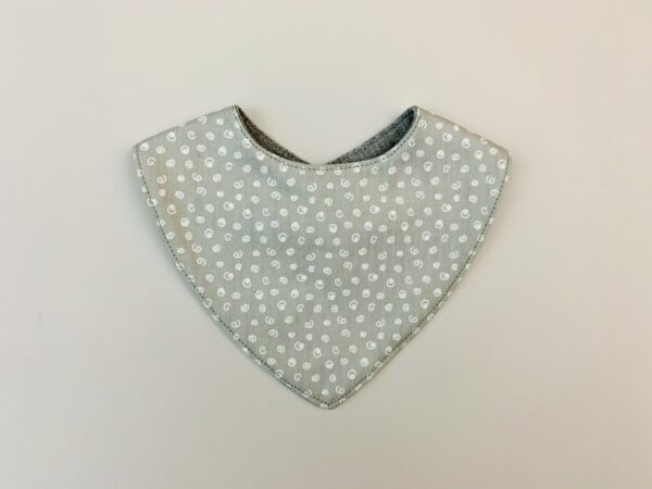 Babero bandana Gris rulitos - Imagen 2