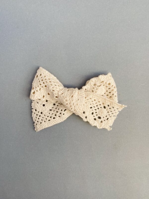 Lazo mariposa mediana Macramé Crudo - Imagen 3