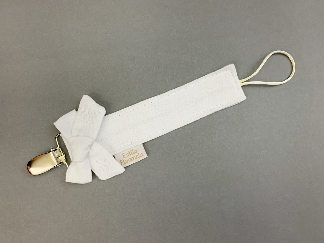 Porta Chupete con mariposa Lino Blanco