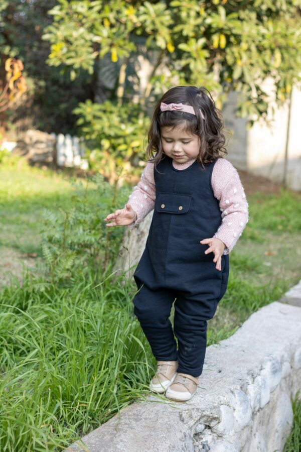 Jardinera Ulmo Unisex, Negro azulado - Imagen 5