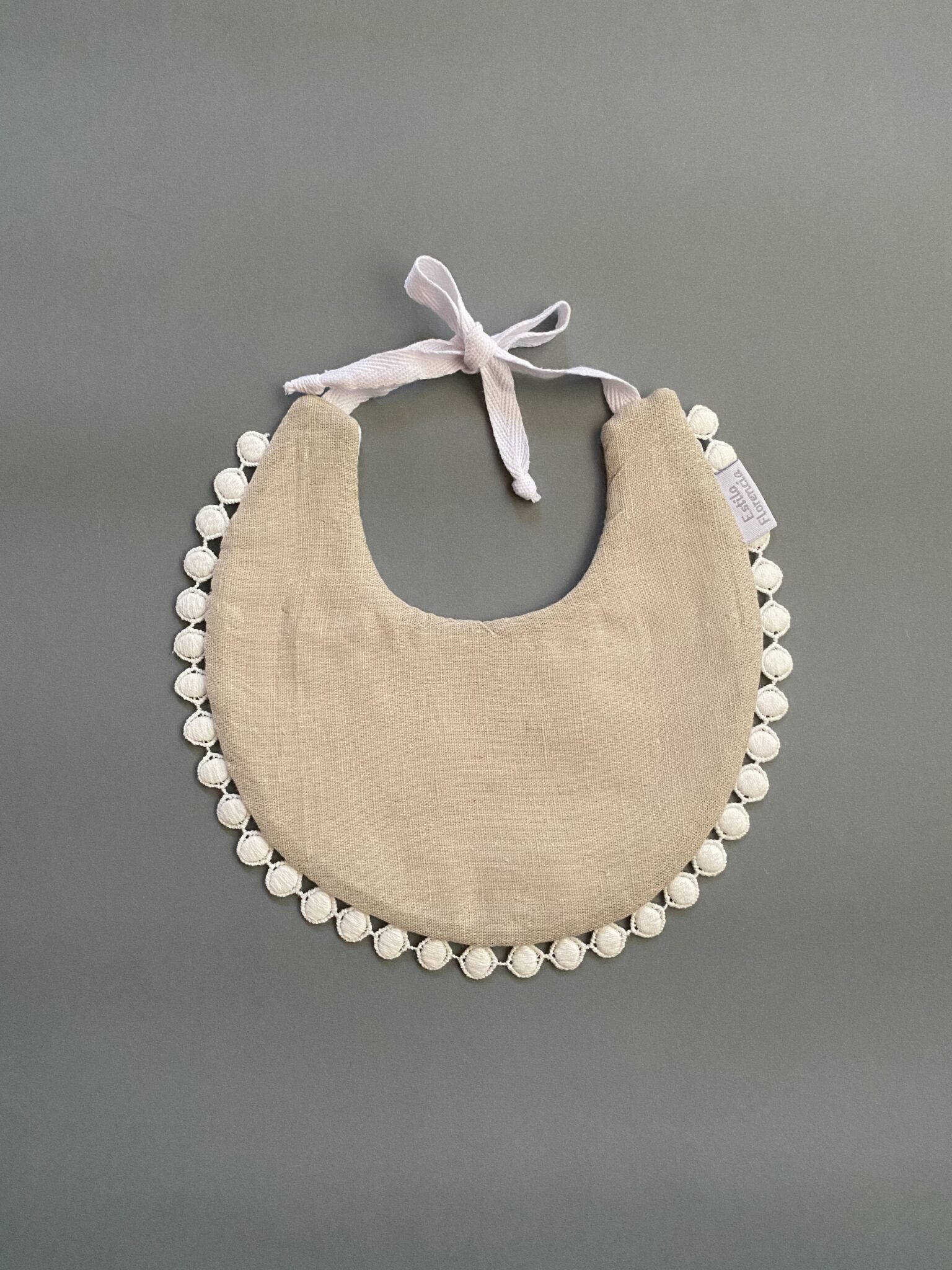 Babero Redondo Arena