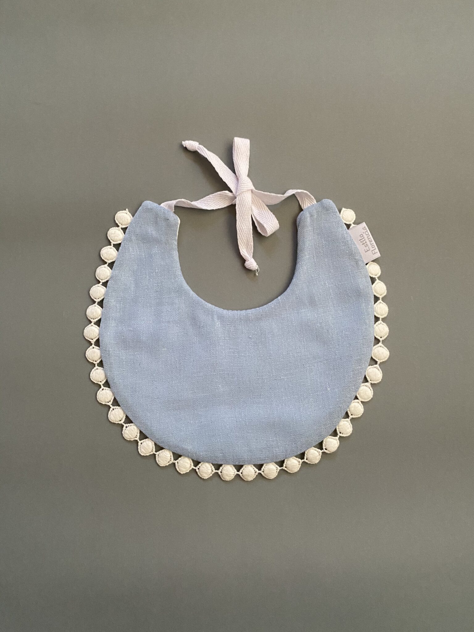 Babero Redondo Celeste