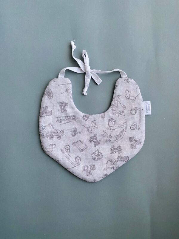 Babero juguetes gris - Imagen 2